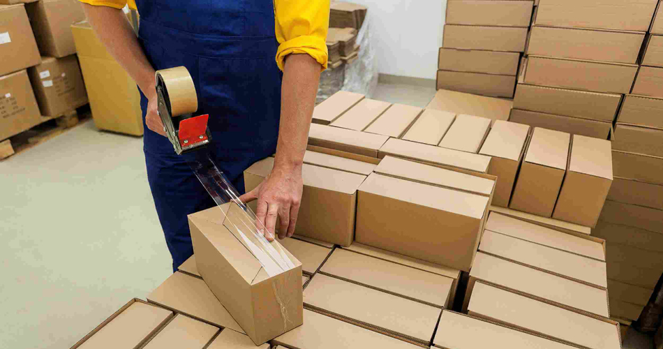 Hình 4: Sử dụng thùng carton để bảo vệ hàng hóa